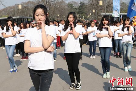 解救女孩司机永久免除挂靠管理费